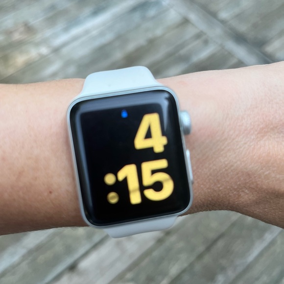 Apple Watch Series 3 - Picture 2 of 4